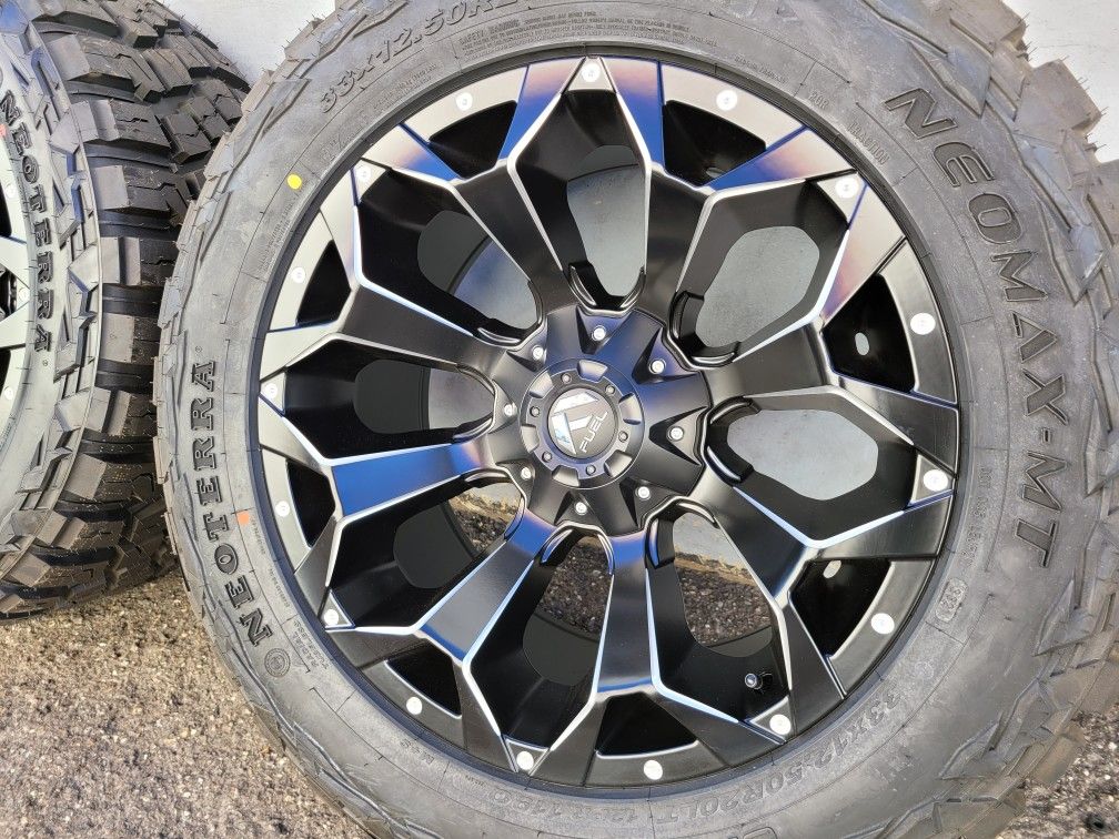 20x10 25 Fuel Assault matte black chrome 33x12.50R20 Tires 33"/ 20" for Sale in Orange, CA