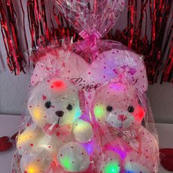 Gift 💕💝  Light up I Love You Heart ❤️ 💝💕& Light up Bear  bear 🐻 Battery operated, 33 cm In Size Awesome I love you Gift $15