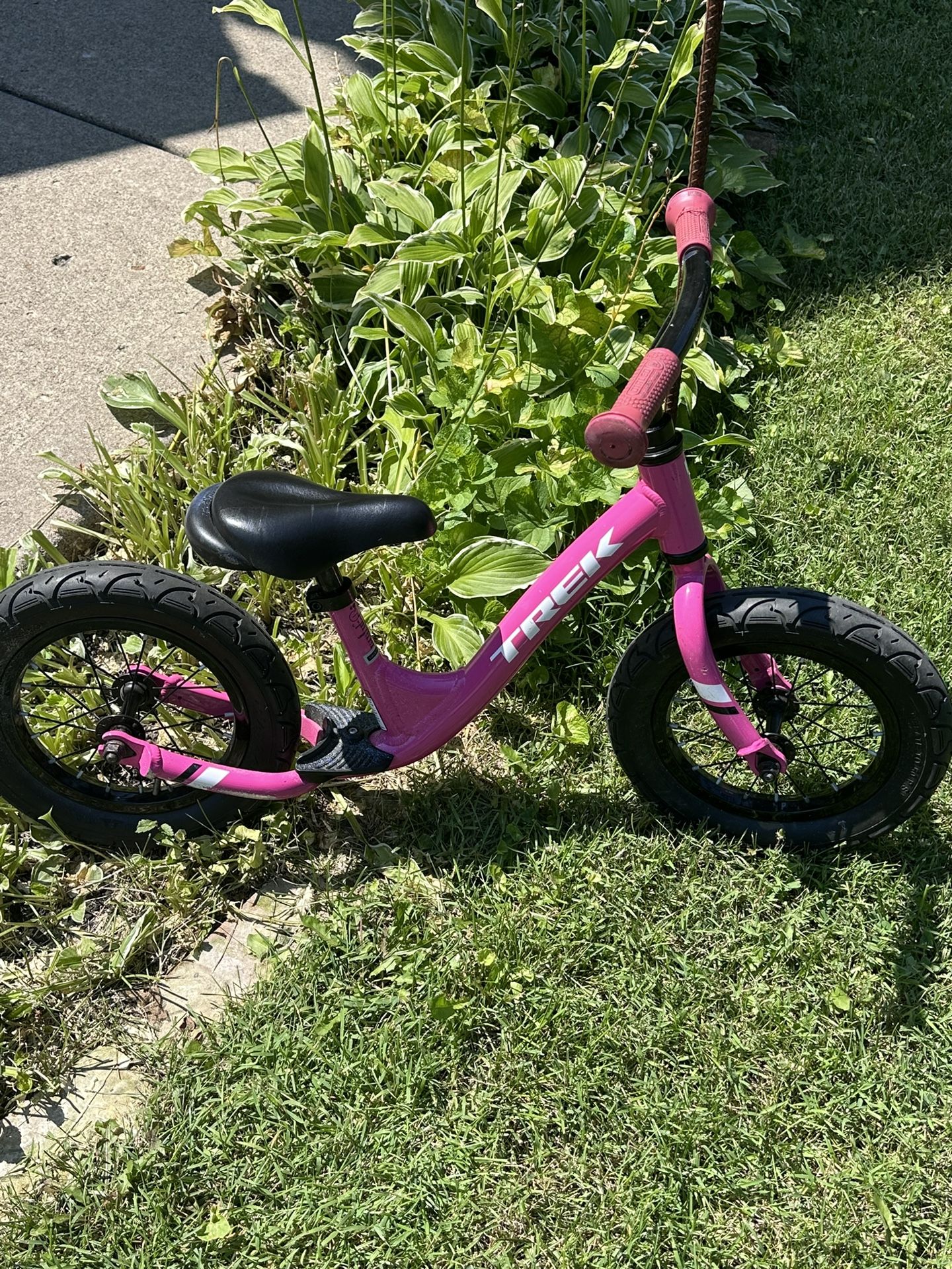 Trek Kickster Bike - Pink for Sale in Lincolnwood, IL - OfferUp