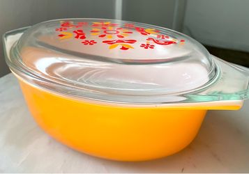 VINTAGE PYREX “FRIENDSHIP CASSEROLE DISH …#043”