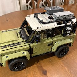 Lego Technic Land Rover - 42110 - All pieces!