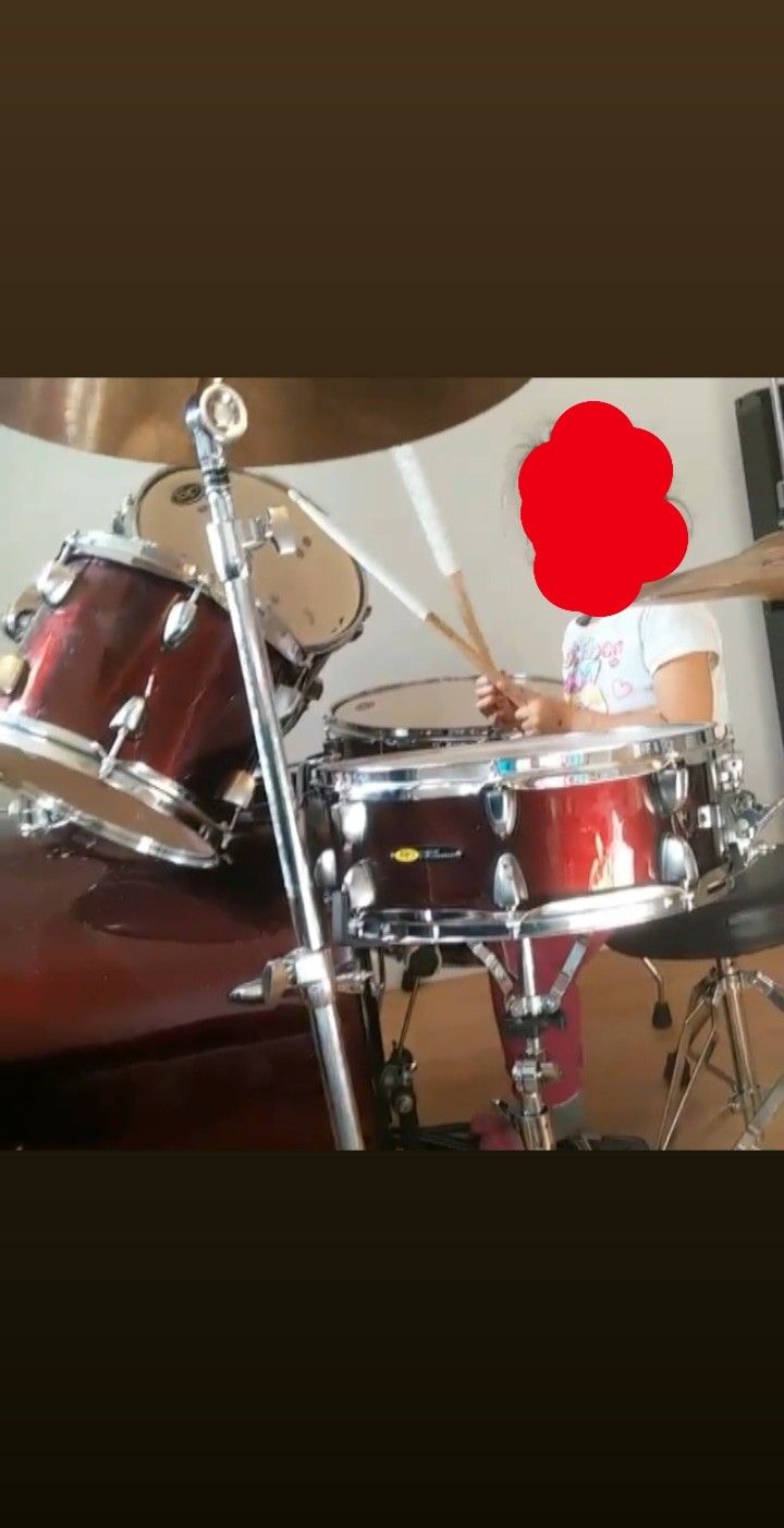 Drum set burgundy