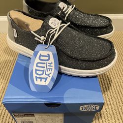 New-Hey Dude Women’s Sneakers Gym Shoes Size 8W