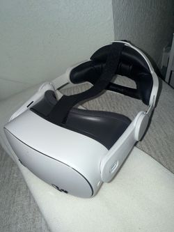 Meta VR headset with two controllers