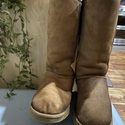 Used Womens UGG boots Sz 9 $25