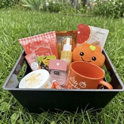 12 item Boo basket bundle