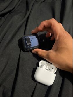 AirPods 4’s with ANC