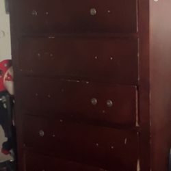 DRESSER 95$