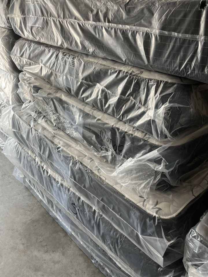 MATTRESS QUEEN,FULL,TWIN AND KING MATTRESS SET BEST PRICE IN TOWN BRAND NEW