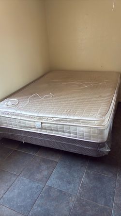 Full size bed