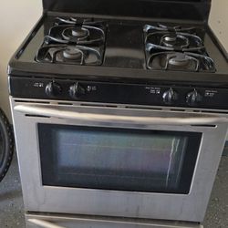 Fridge Aire GAS RANGE - USED