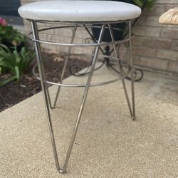 Vanity Stool Chrome With White Seat 