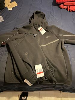 Brand new All black Nike Tech sweatsuit
