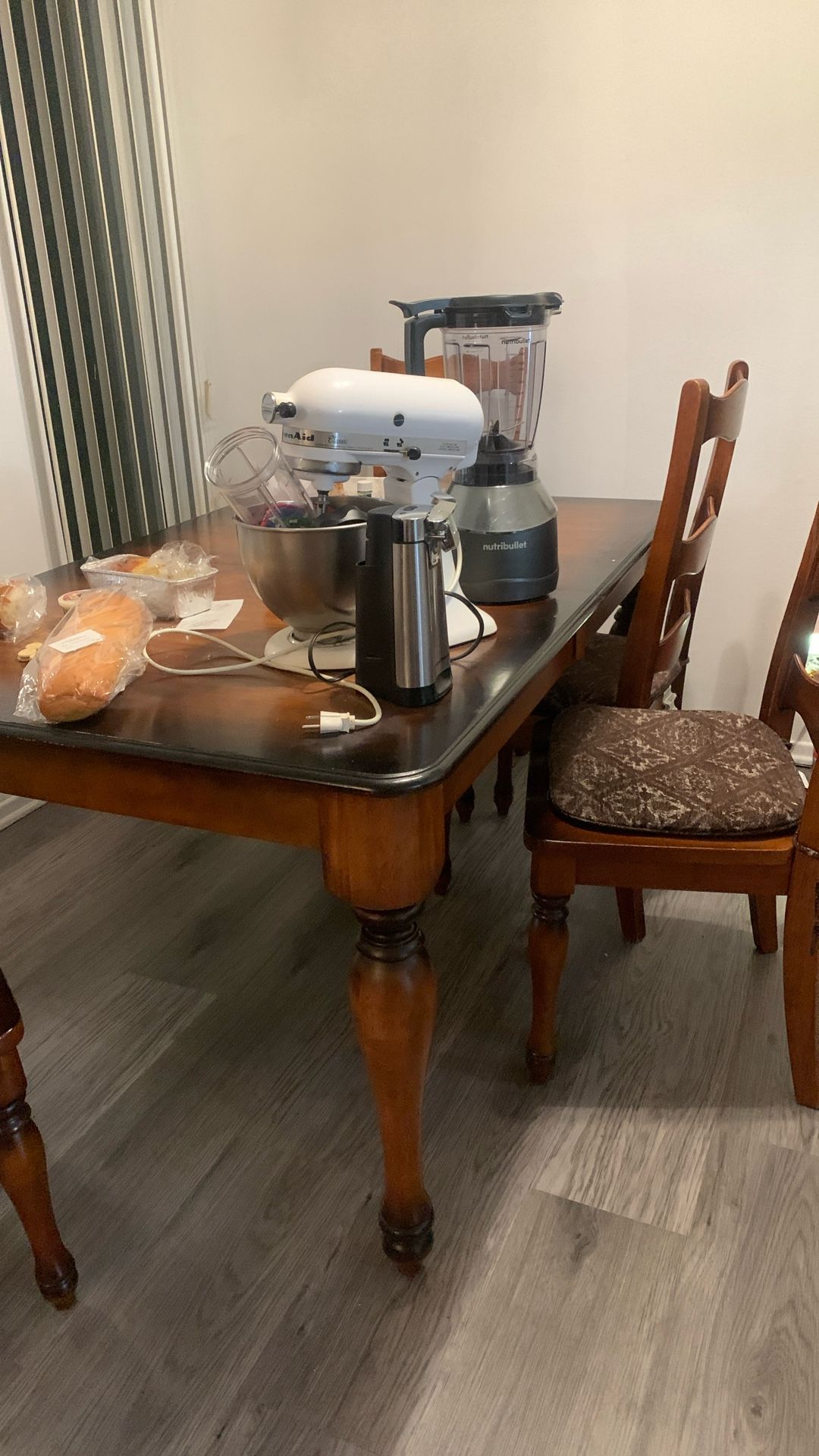 Comedor Bonito 4 Silla De Madera Muy Bonita
