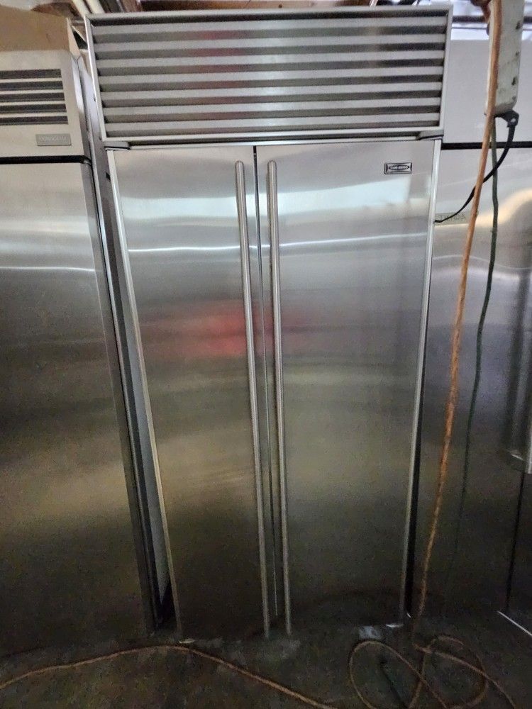 36" SUB ZERO BUILT IN STAINLESS STEEL REFRIGERATOR