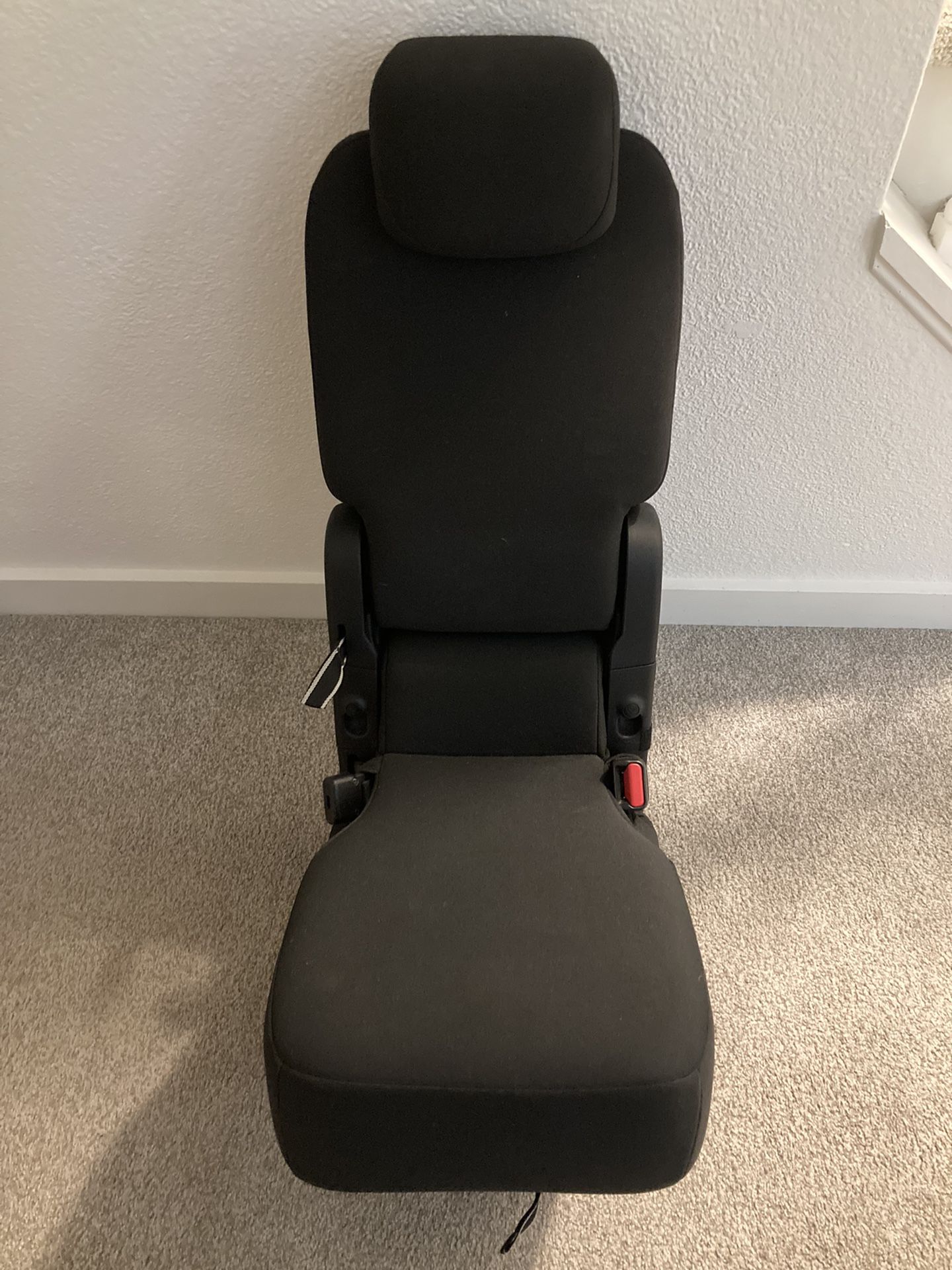 Chrysler Pacifica 2nd Row Jump/middle Seat 