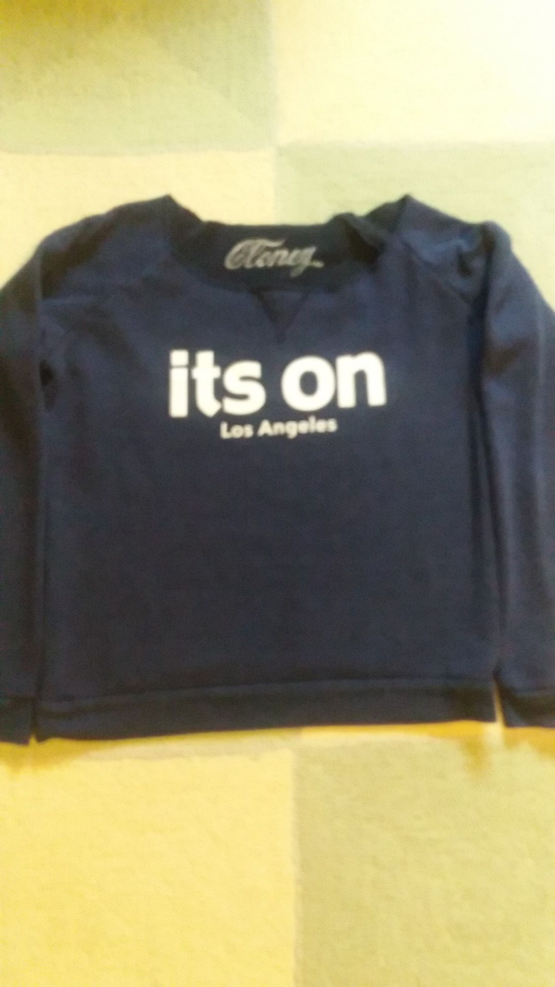 CLONEY Its On Los Angeles women sweatshirt size M Medium