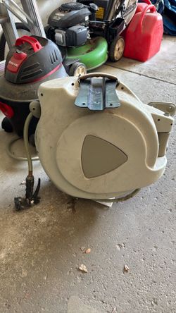 Frontgate 100ft Retractable Hose