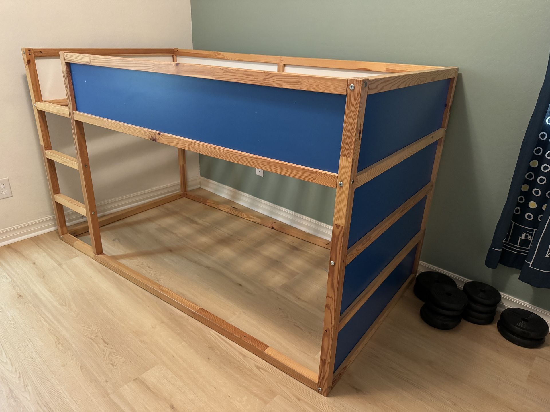 Children Furnitures - Bed/ Whiteboard/book Shelf/table