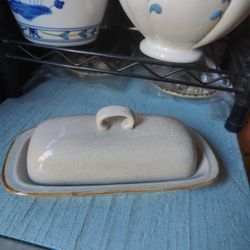Vtg. Stoneware Covered Butter Dish