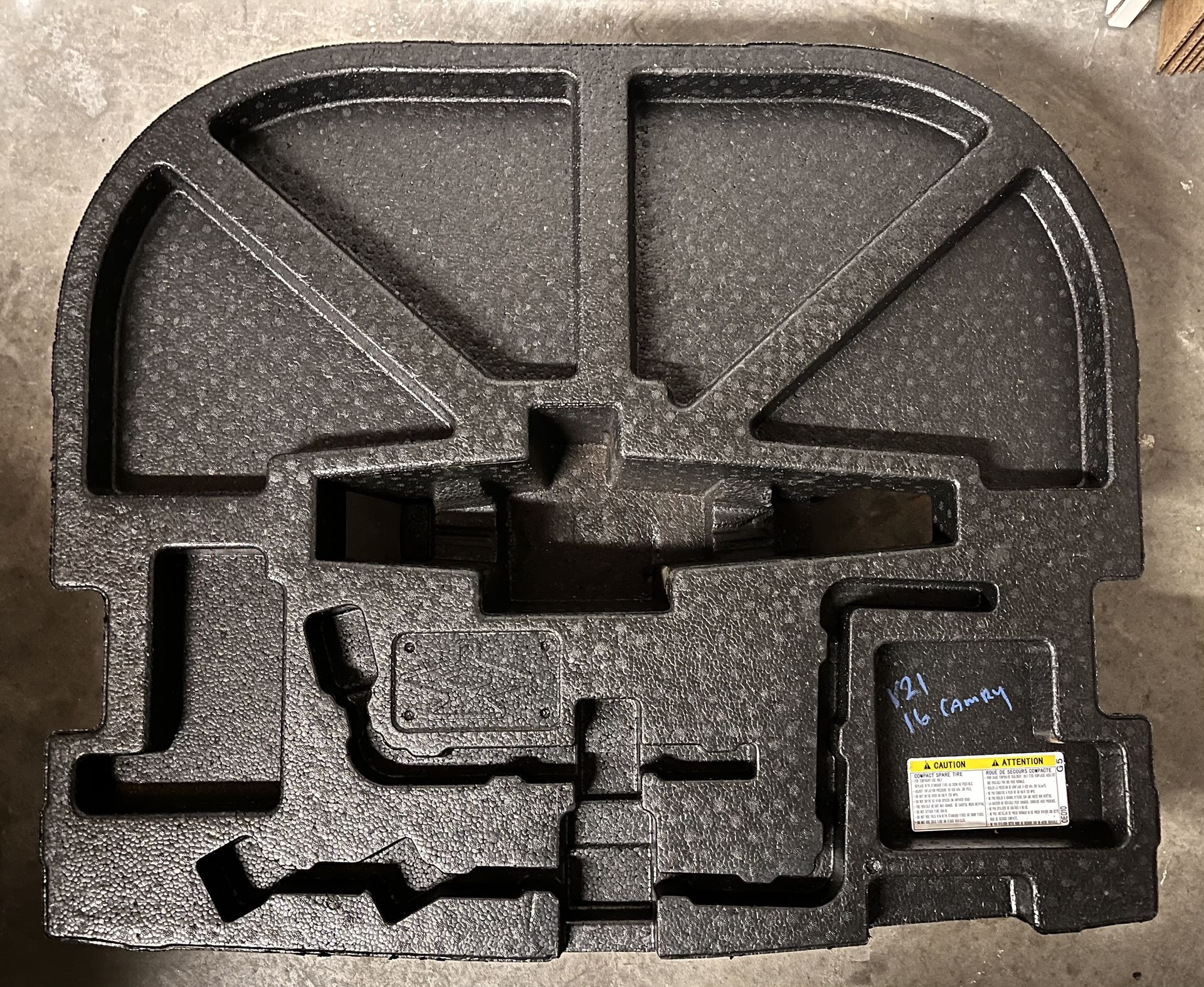 2016 TOYOTA CAMRY SPARE TIRE JACK FOAM STORAGE TRAY