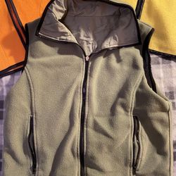 3 Women’s Fall Fleece Vest