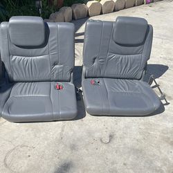 Lexus GX 470 rear seats