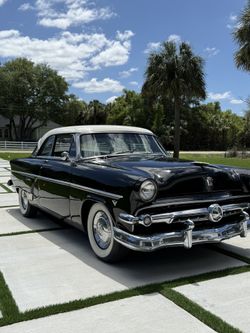 1954 Ford Crestline