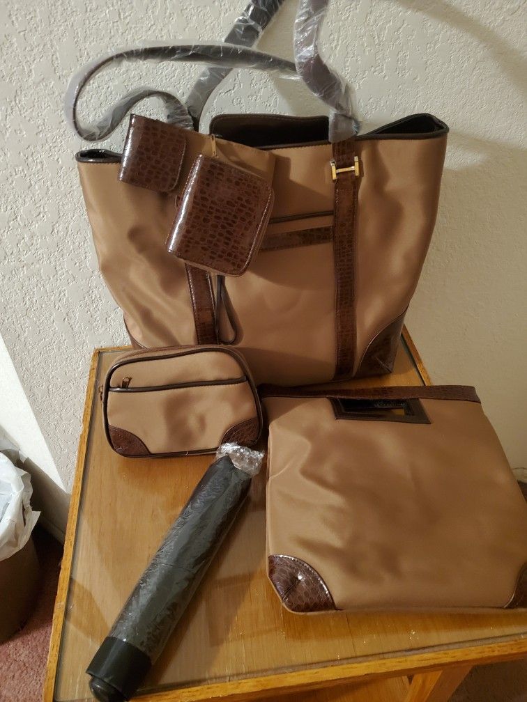 Brand New Super Cute 5 Piece Purse Made By Simply Go