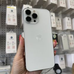 iPhone 14 Pro Max Unlocked 128Gb Silver Color With AirPods For Free !