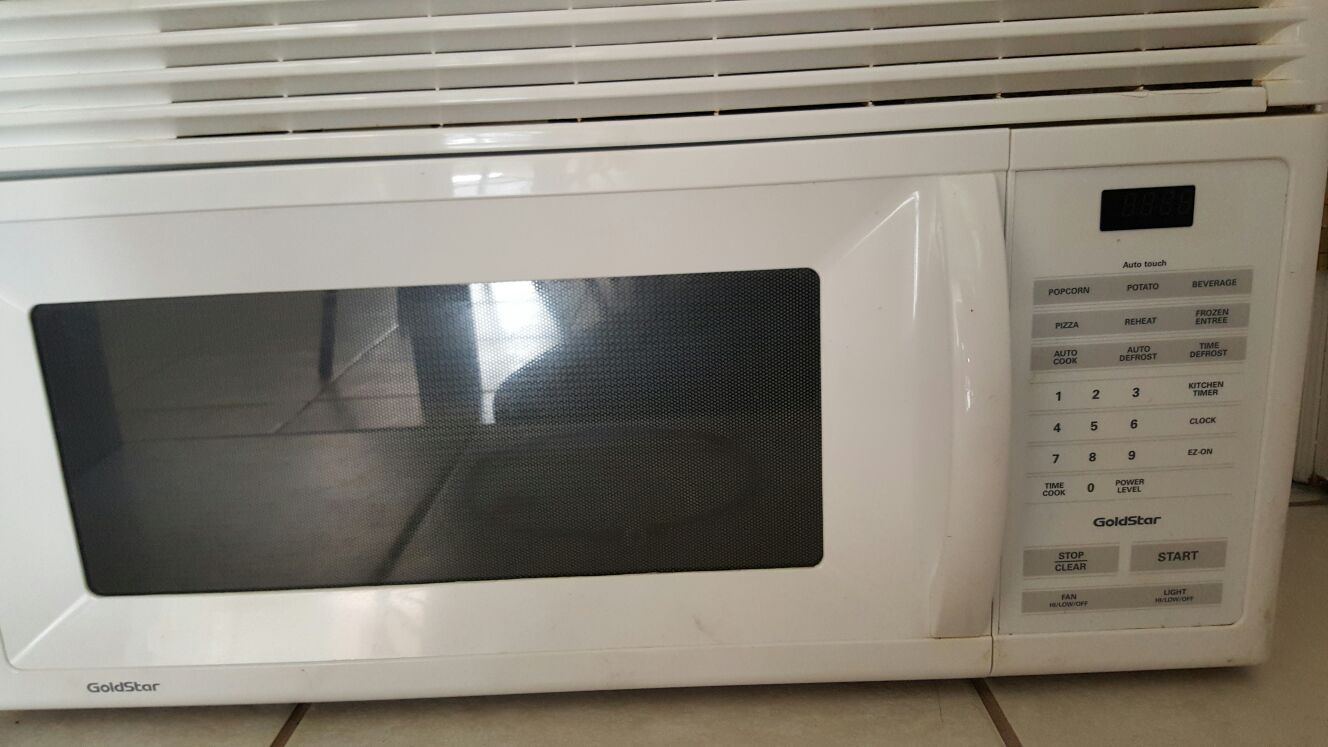 Goldstar MV1610WW microwave