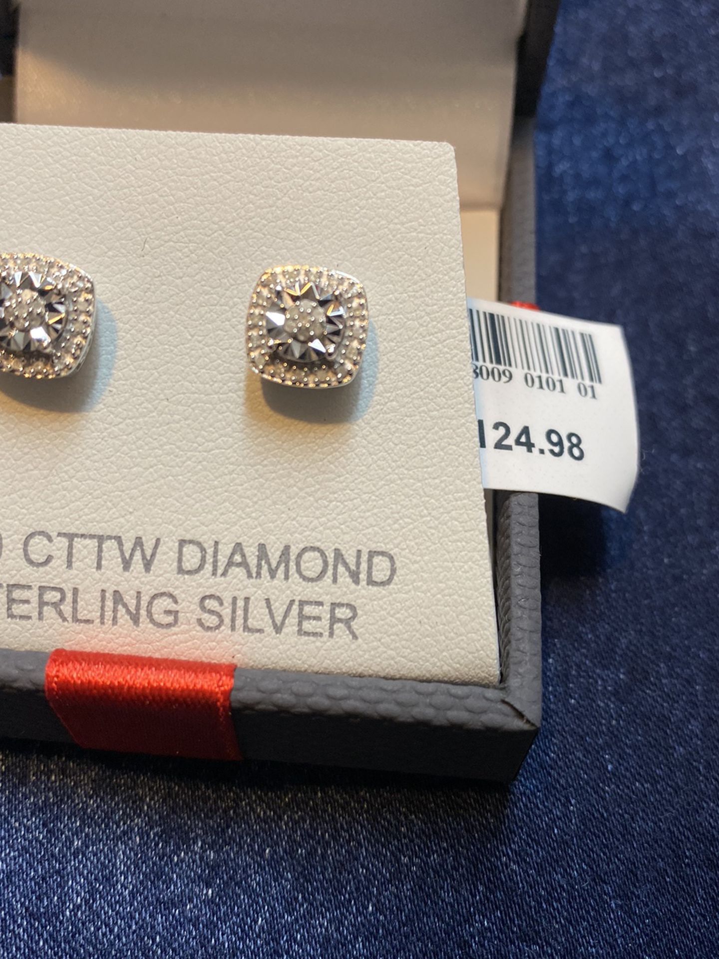 1/10 CTTW Diamond Stud Earrings Sterling Silver 100% Authentic 