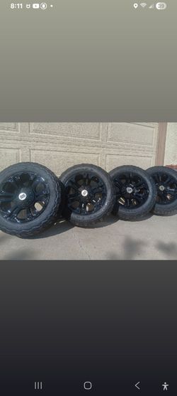 Tundra Tire/Rim Set