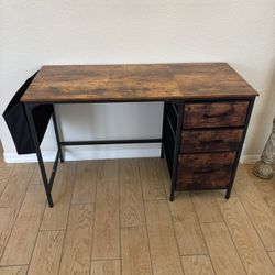 Modern Desk w/ Storage Drawers 47” Like New Home Office