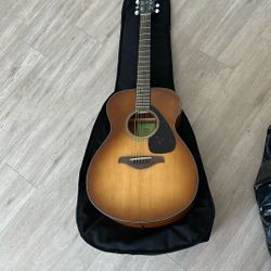 Yamaha FS800 Guitar