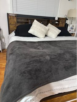 Cama cal king sin colchón solo cama