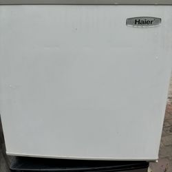 Haier Mini Fridge 