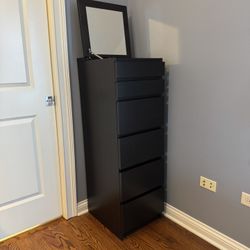Black Dresser - 6 Drawers With Mirror 