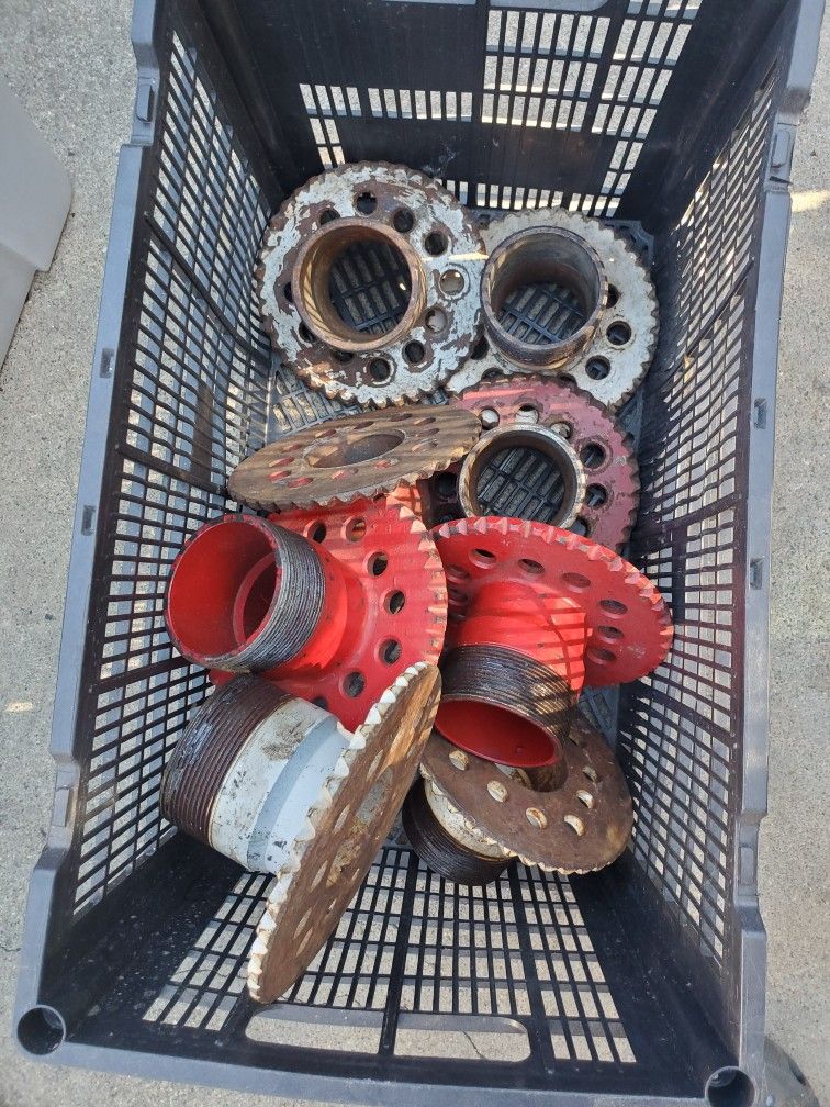 5 Lugs Universal Adapters For Wire Wheel S Gm 5 Lugs Universal Used Gd Condition  Used Knockoffs Available  