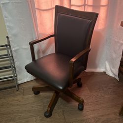 $40 Ashley Furniture Wood Office Rolling Chair 