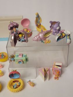 Vintage  Polly Pocket Type Dolls