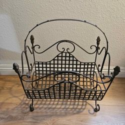 Log Holder Vintage Fireplace Metal Rack Magazine Holder Towel Storage Footed