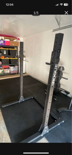 Rogue squat rack 70’