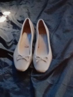 Women's Cream Ballet Flats with Bow