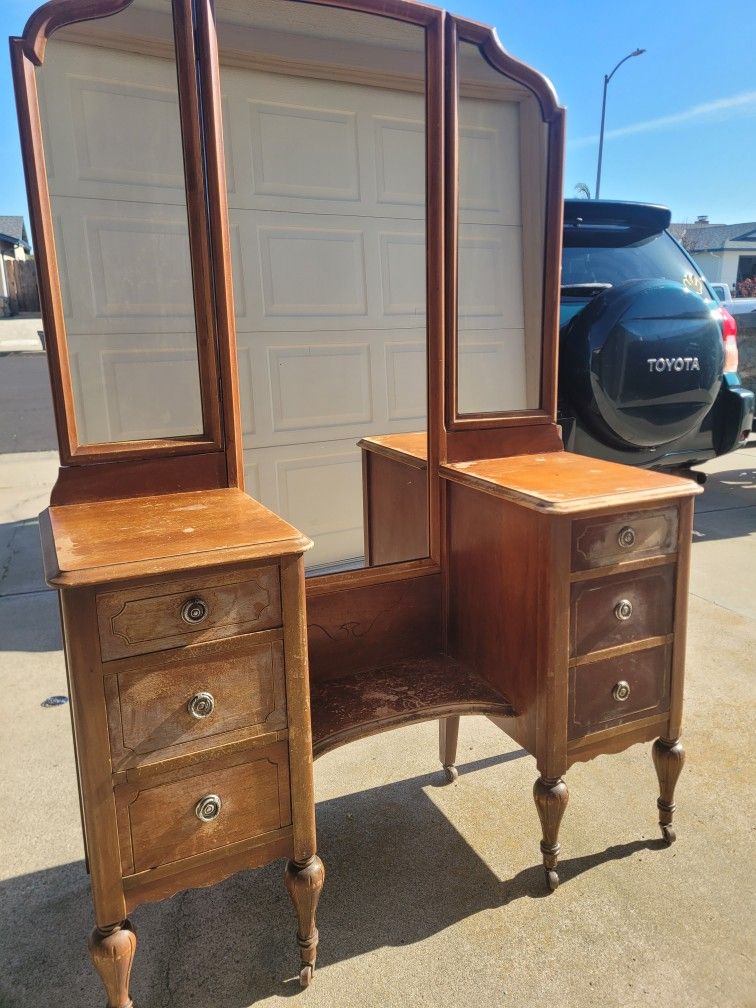 Rare Tri-fold Antique Vanity table With 3 Mirrors