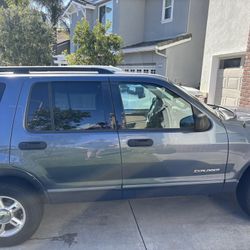 2004 Ford Explorer