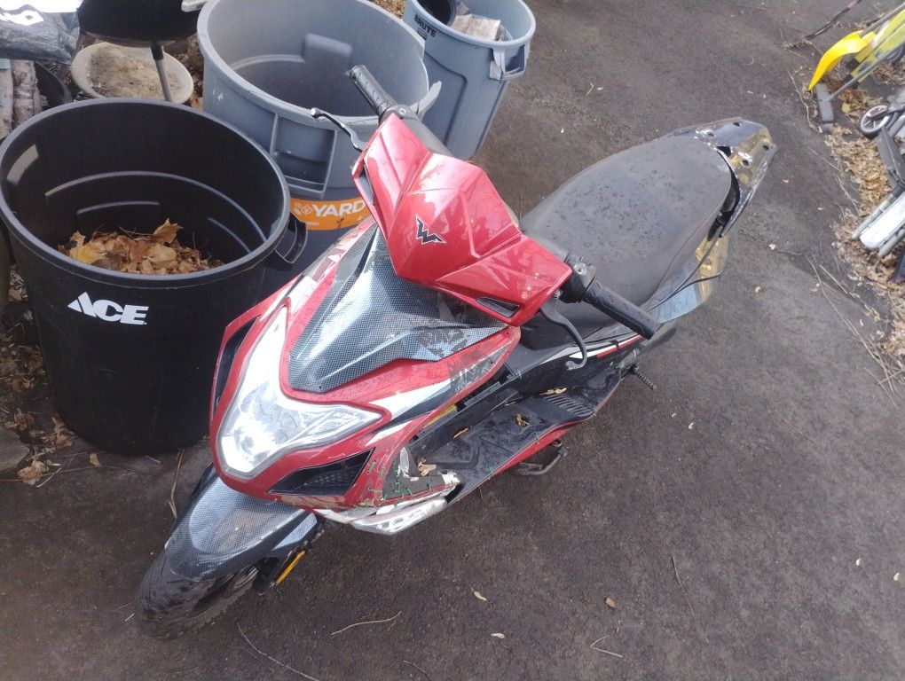 2018 Chinese gy6 Wolf Scooter