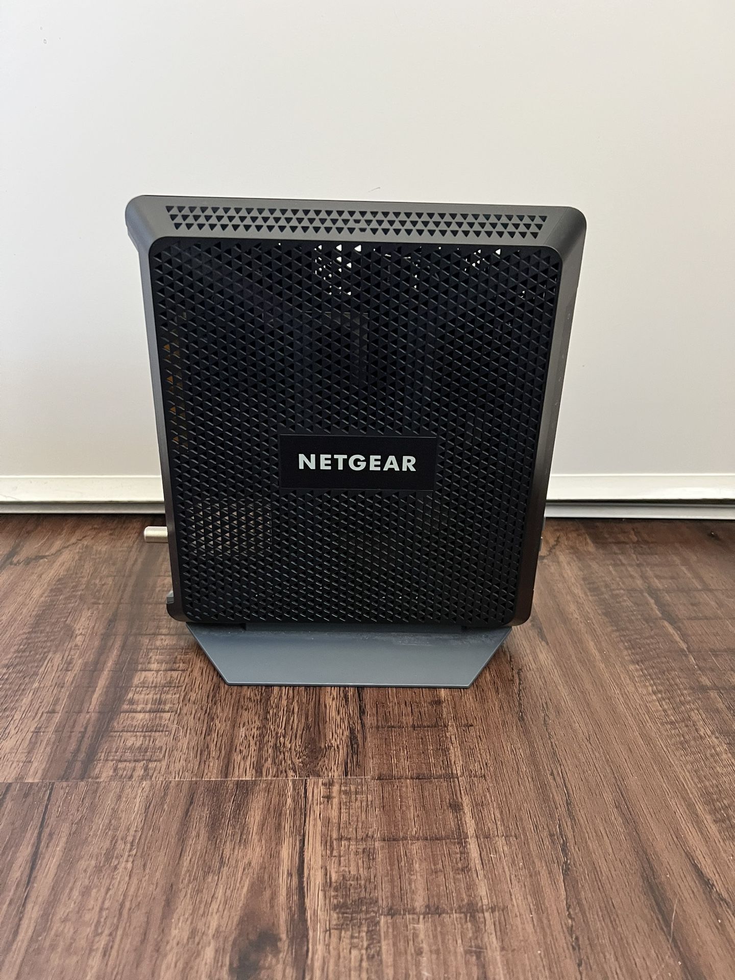 NETGEAR NIGHTHAWK Modem Router