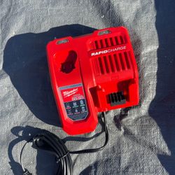 Milwaukee M12 and M18 12-Volt/18-Volt Lithium-Ion Multi-Voltage Rapid Battery Charger 🔌 New