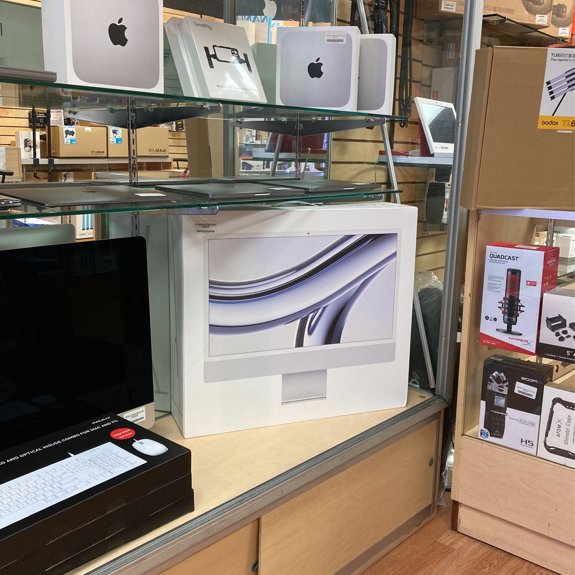 2023 iMac 24” M3 10C 24Ram TB SSD